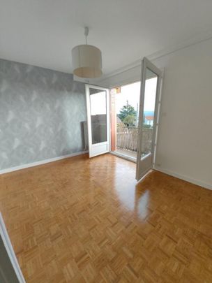 À louer appartement 5 pièces - 1 er étage- dans maison composée de deux appartements - Photo 1