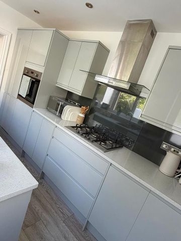 2 bedroom terraced house to rent - Photo 4