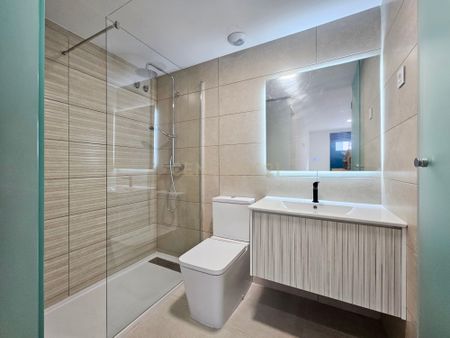 Apartamento de alquiler en Calle Bailarín José Espadero, 11, Alicante, Spain, 11, Garbinet - Parque de las Avenidas - Photo 4