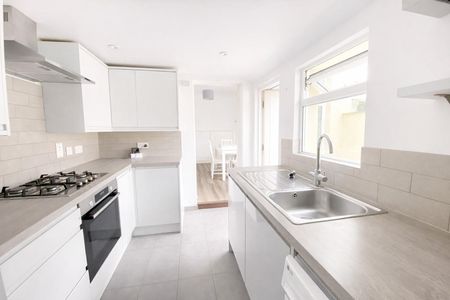 Howard Street, Worthing - Photo 2