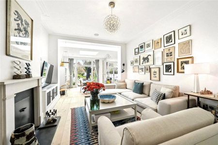 5 bedroom semi-detached house to rent - Photo 4