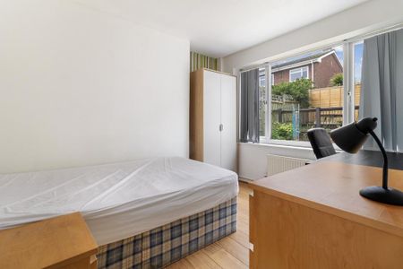 5 bedroom semi-detached house to rent - Photo 5