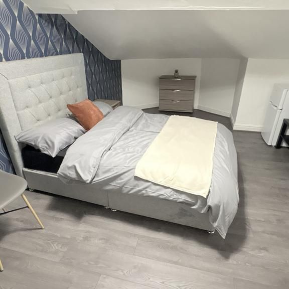 1 bedroom in a house share to rent - Photo 1