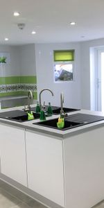 Alfred Road, London - Photo 3