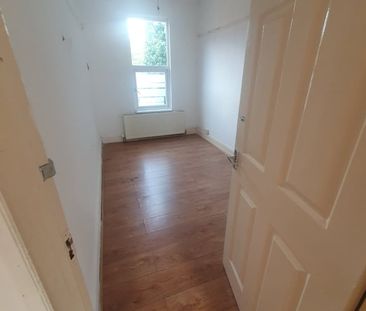 2 Bed Flat, Avenue Road Extension, LE2 - Photo 2