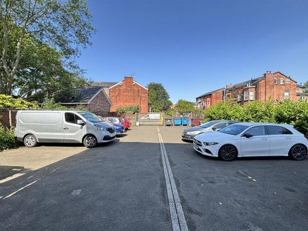 2 bedroom flat to rent - Photo 2