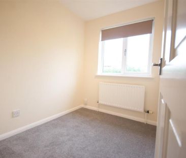 2 bedroom semi-detached house to rent - Photo 2