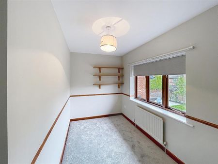 4 bedroom detached house to rent - Photo 4