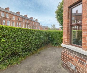 Great 5 Bedroom Student House, 8 University Avenue, BT71GY, Belfast - Photo 3