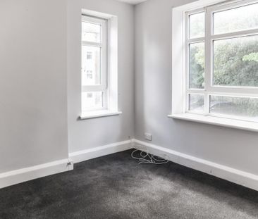 3 bedroom flat to rent - Photo 3