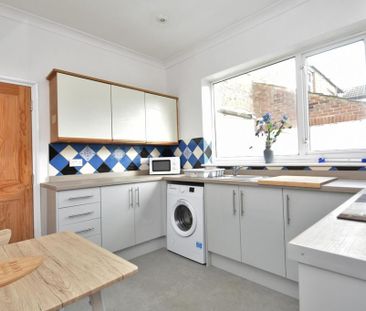 4 bedroom terraced house to rent - Photo 5