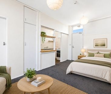 STUDIO APARTMENT WITH PERFECT CITY VIEWS - Photo 2