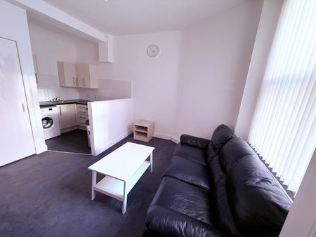 1 Bed Flat, Downfield Place, EH11 - Photo 2