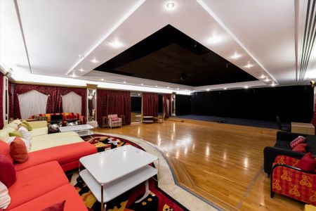 8 bedroom detached house to rent - Photo 2