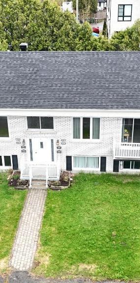 📍 4 1/2 entièrement rénové – St-Eustache – Disponible juillet ou Aout - Photo 1