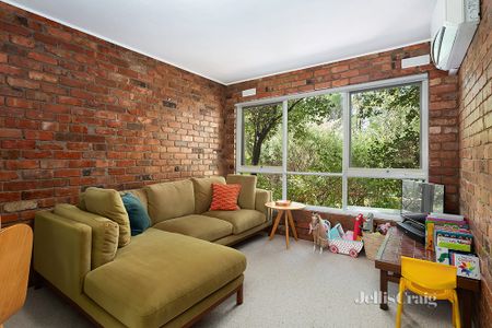 2/1 West End Road, Warrandyte - Photo 3