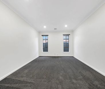 Elegant Family Living in a Prime Wollert Location - Photo 5