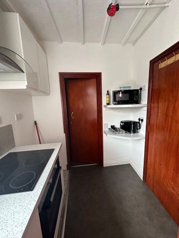 Studio Flat, Thornleigh Road, BS7 - Photo 2