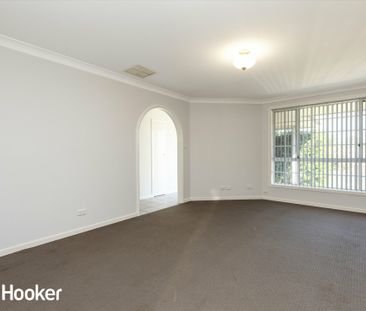 Spacious 3-Bedroom Home with Double Garage in South Tamworth - Photo 1