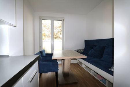 Gepflegte 3-Zimmer-Wohnung im Hochparterre mit Tiefgaragenplatz - Photo 2