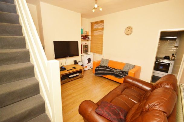 4 bedroom detached house to rent - Photo 1