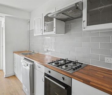 3 bedroom terraced house to rent - Photo 6