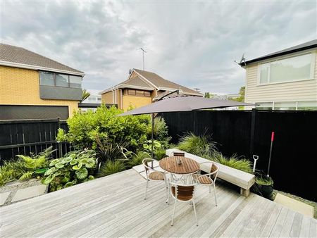 ST HELIERS - 4 BEDROOM MODERN TOWNHOUSE - Photo 4