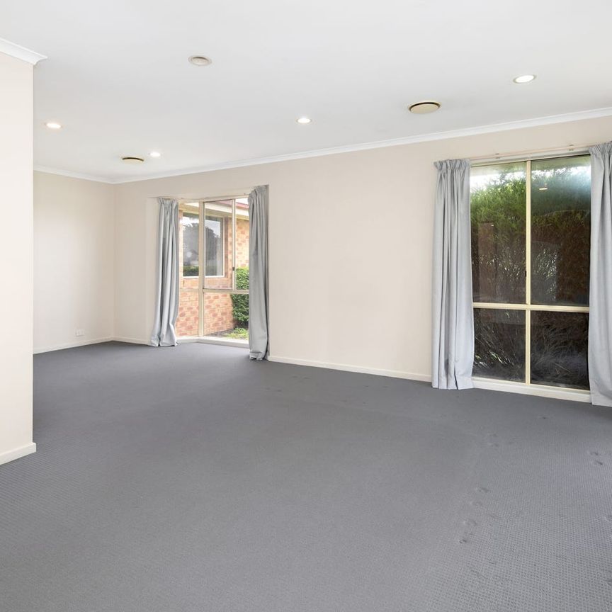 4 Harold Court, Alfredton, Vic 3350 - Photo 1