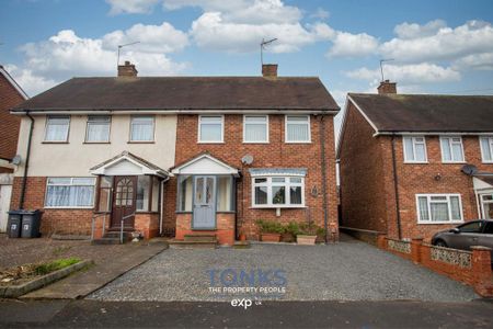 3 bedroom semi-detached house to rent - Photo 3