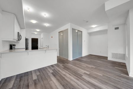 For Lease - 50 Lakebreeze Drive Unit# 318, Clarington, Ontario - Photo 4