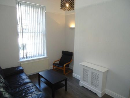 3 bedroom apartment to rent - Photo 2