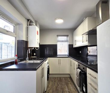 2 bedroom terraced house to rent - Photo 5