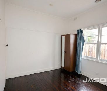 Welcome to Effortless Living in a Prime Glenroy Location - Photo 3