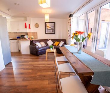 6 bedroom house to rent - Photo 1