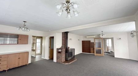 Spacious on Oxford! - Photo 2