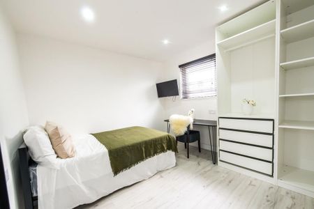 6 bedroom house to rent - Photo 3