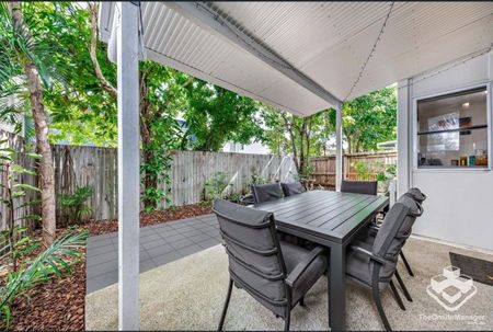 Townhouse in Secure Complex - Photo 3