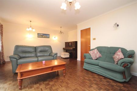 4 bedroom house to rent - Photo 2