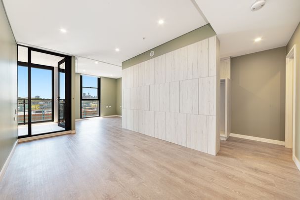 Luxury Zetland Living with City Views and Double Parking - Photo 1