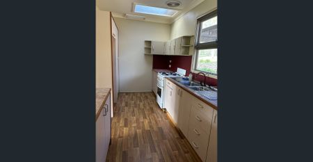 TRANQUIL 4 BEDROOM HOME - Photo 4