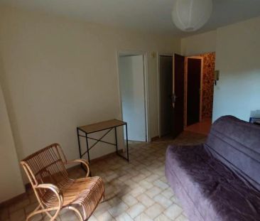 LOCATION STUDIO MEUBLÉ MARVEJOLS - Photo 2