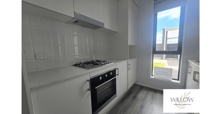 Brand-new, stylish, and perfectly located! - Photo 5