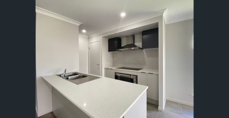 Relaxed Family Living in the Heart of Mount Low - Photo 3