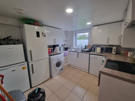 Room in a Shared Flat, Upper Brook Street, M13 - Photo 5