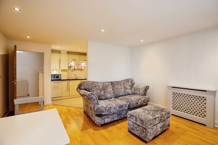 2 Bed Flat, Kings Avenue, SW4 - Photo 3