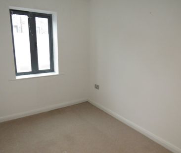 Oldham Road, Sowerby Bridge - Photo 4