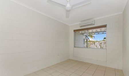 Charming & Convenient Townhouse in West End - 2/13 North Street - Photo 4