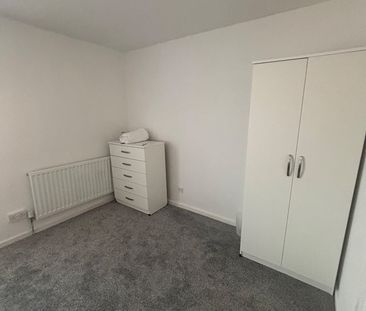 Room in a Shared House, Smock Walk, CR0 - Photo 6