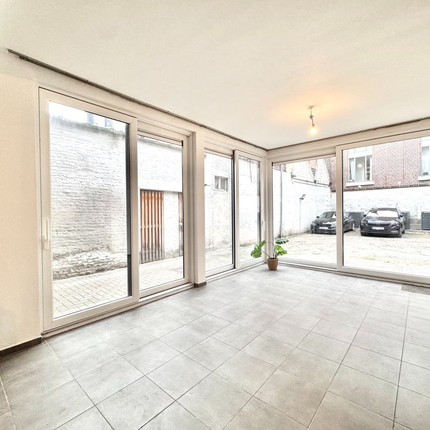 GELIJKVLOERS APPARTEMENT - 3 KAMERS - PARKING - TERRAS - Photo 1