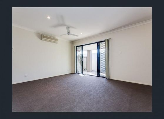 A 3 bedroom townhouse in sought after Corinda - Photo 1